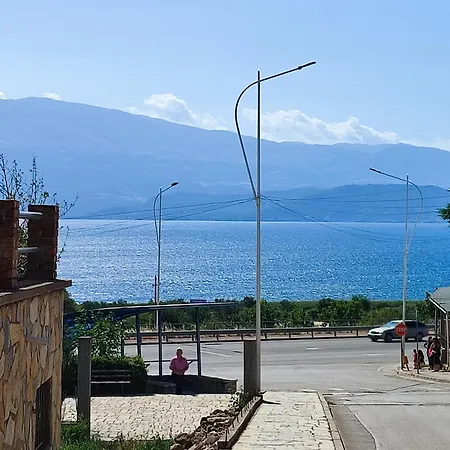 Spacious Genta Apartment Pogradec Apartamento