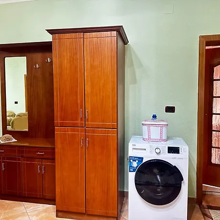 Spacious Genta Apartment Pogradec Apartamento *